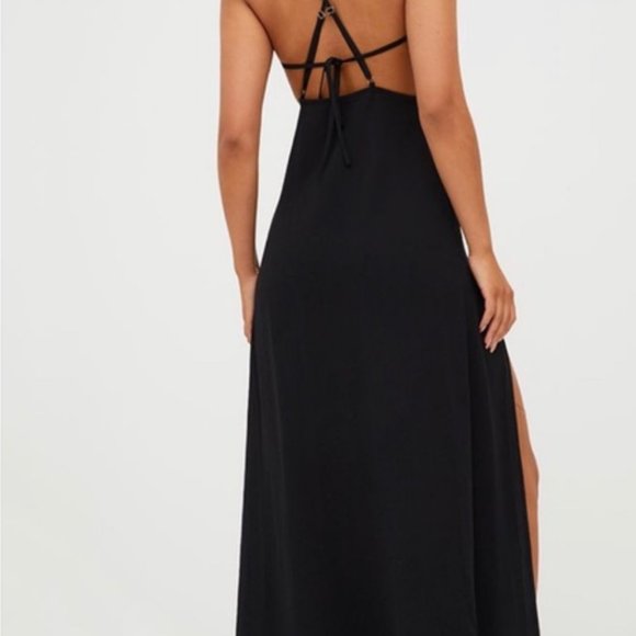PrettyLittleThing Long Black Dress - Picture 4 of 4